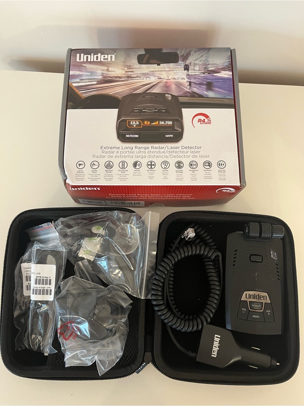 Uniden R4 Black Extreme Long-Range Radar & Laser Detector with Carry Case